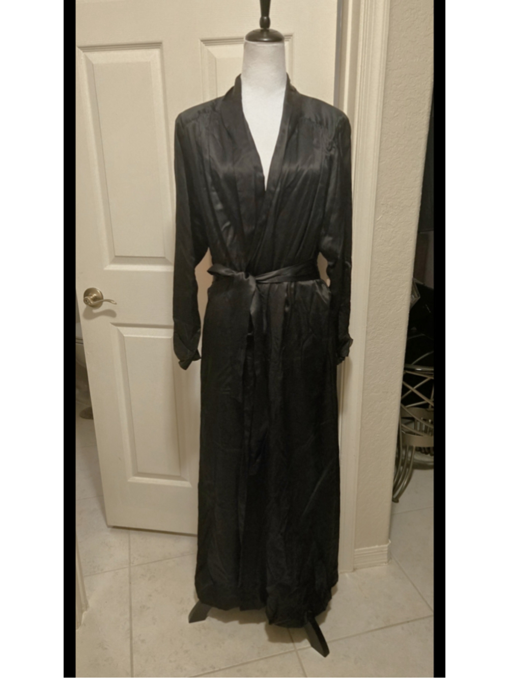 Vintage Fantasies by Morgan Taylor 100% Silk Black Maxi Robe Wrap Size M